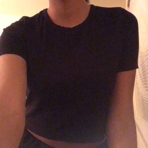 black brandy ribbed crop top!